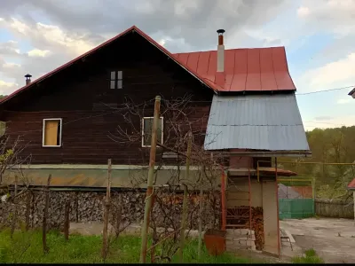 casă rustică din lemn vânzare cumpărare Provița de Jos Prahova
